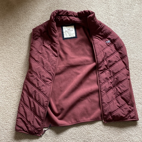 Mens X-Large Red Hollister Vest - Picture 3 of 4
